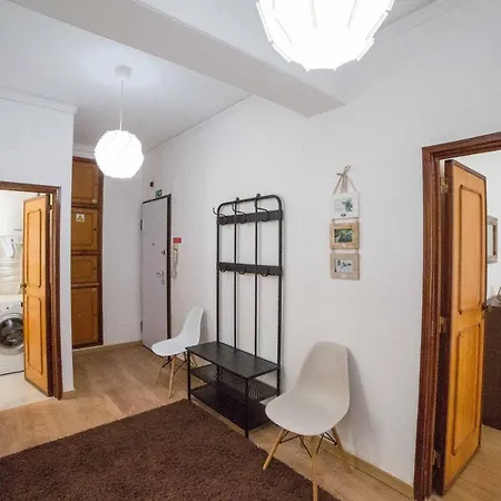 Apartman Flh Gulbenkian Flat With Balcony