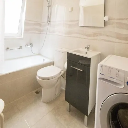 Flh Gulbenkian Flat With Balcony * Lissabon