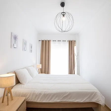 Flh Gulbenkian Flat With Balcony * Lissabon