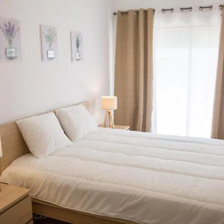 Flh Gulbenkian Flat With Balcony דירה ליסבון
