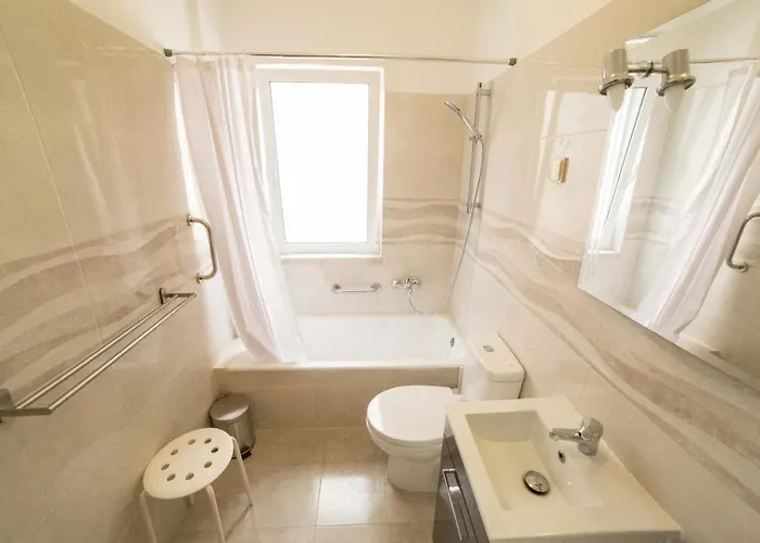 Flh Gulbenkian Flat With Balcony Apartment